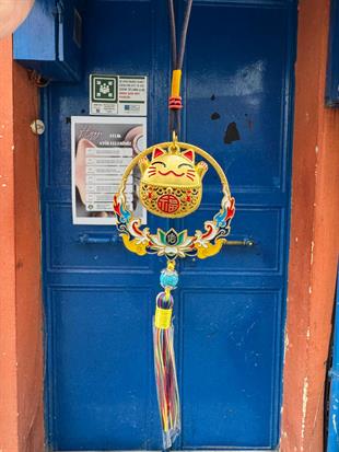 Maneki Neko Şans Figürü