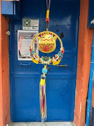 Maneki Neko Şans Figürü