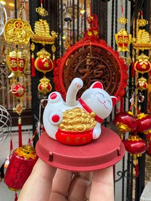 Sağ El Çağıran kedi Maneki Neko