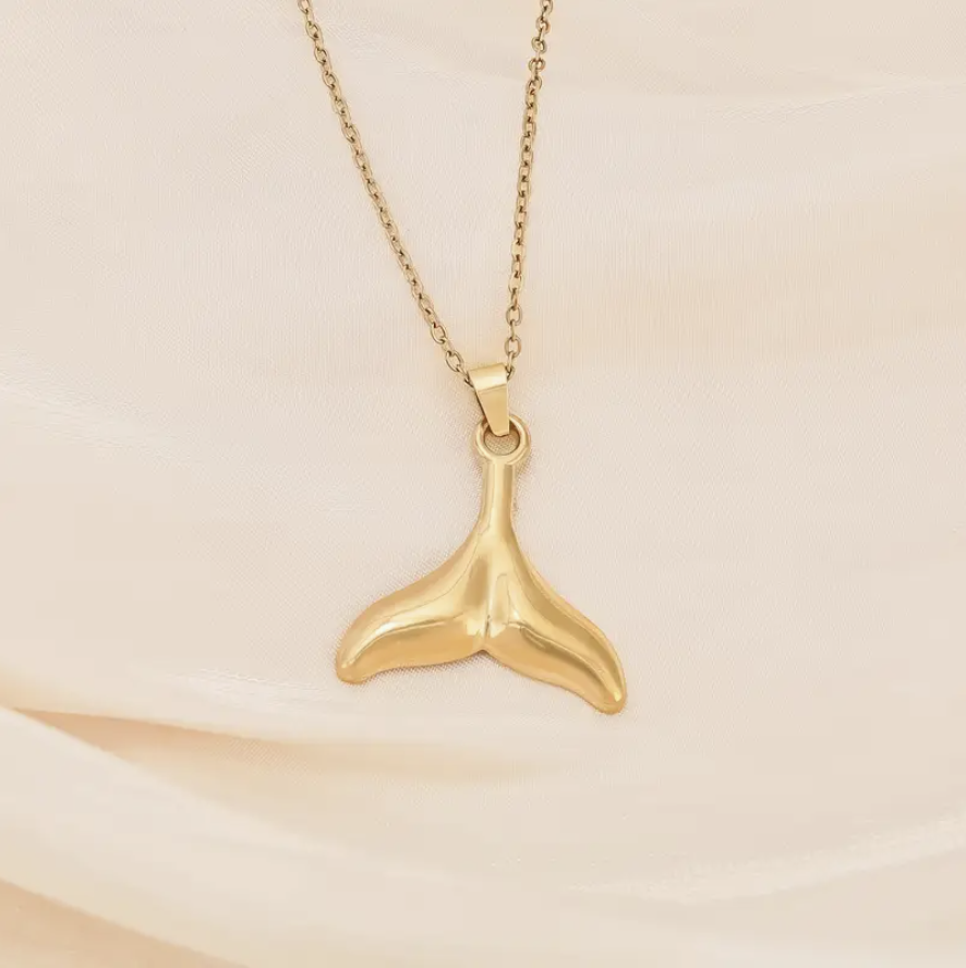 Balina Kuyruğu Kolye Ucu