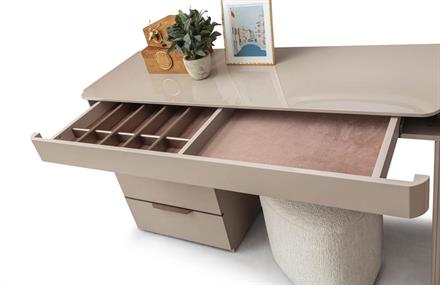 Lomera Makyaj Masası