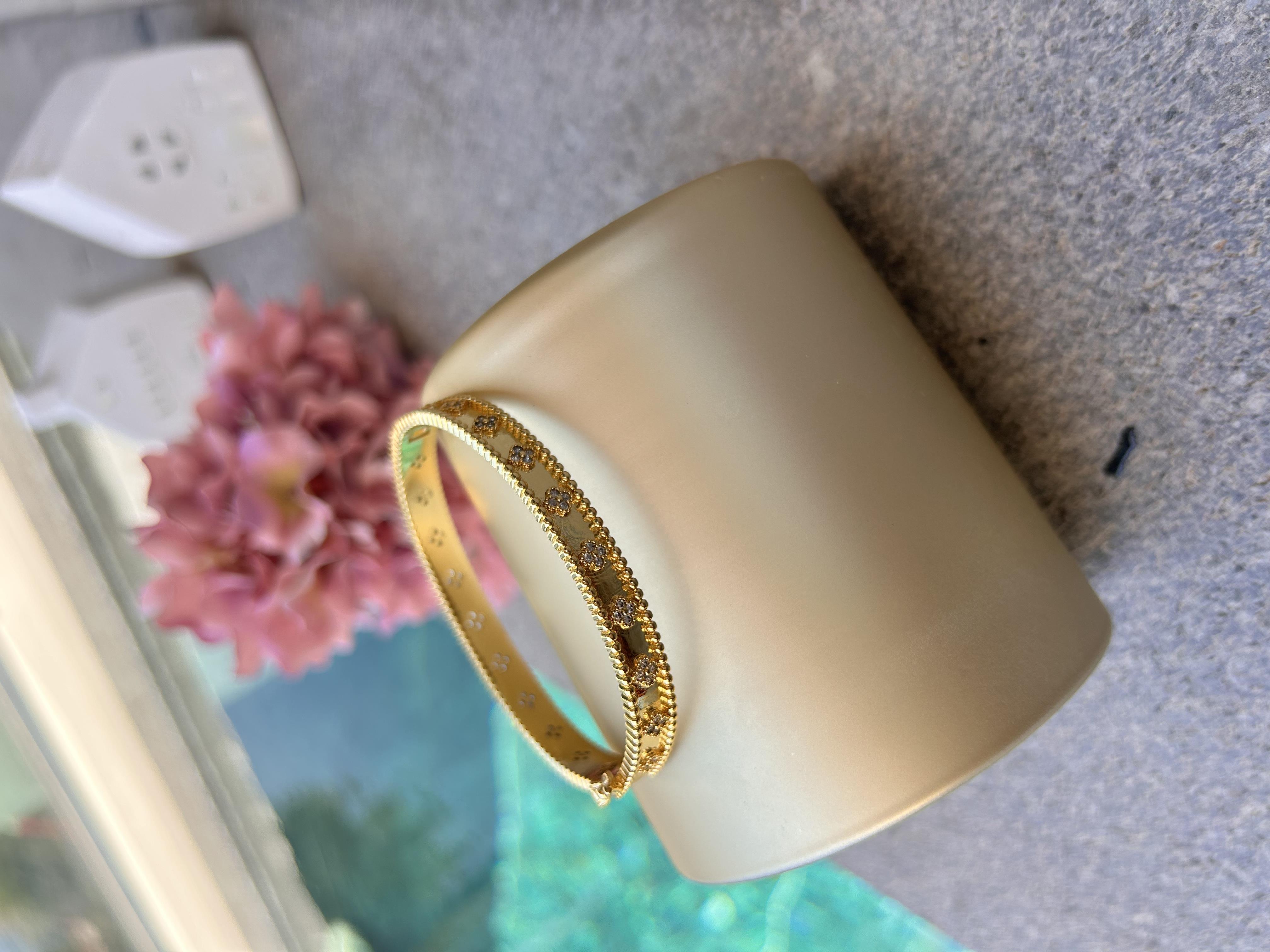 BİLEKLİKLa MervMERV FAV GOLD BILEKLIKMERV FAV  GOLD BILEKLIK