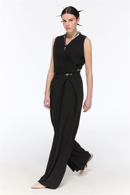 Siyah V Yaka Kalın Askılı Crop Kadın Yelek - askingoksu.com