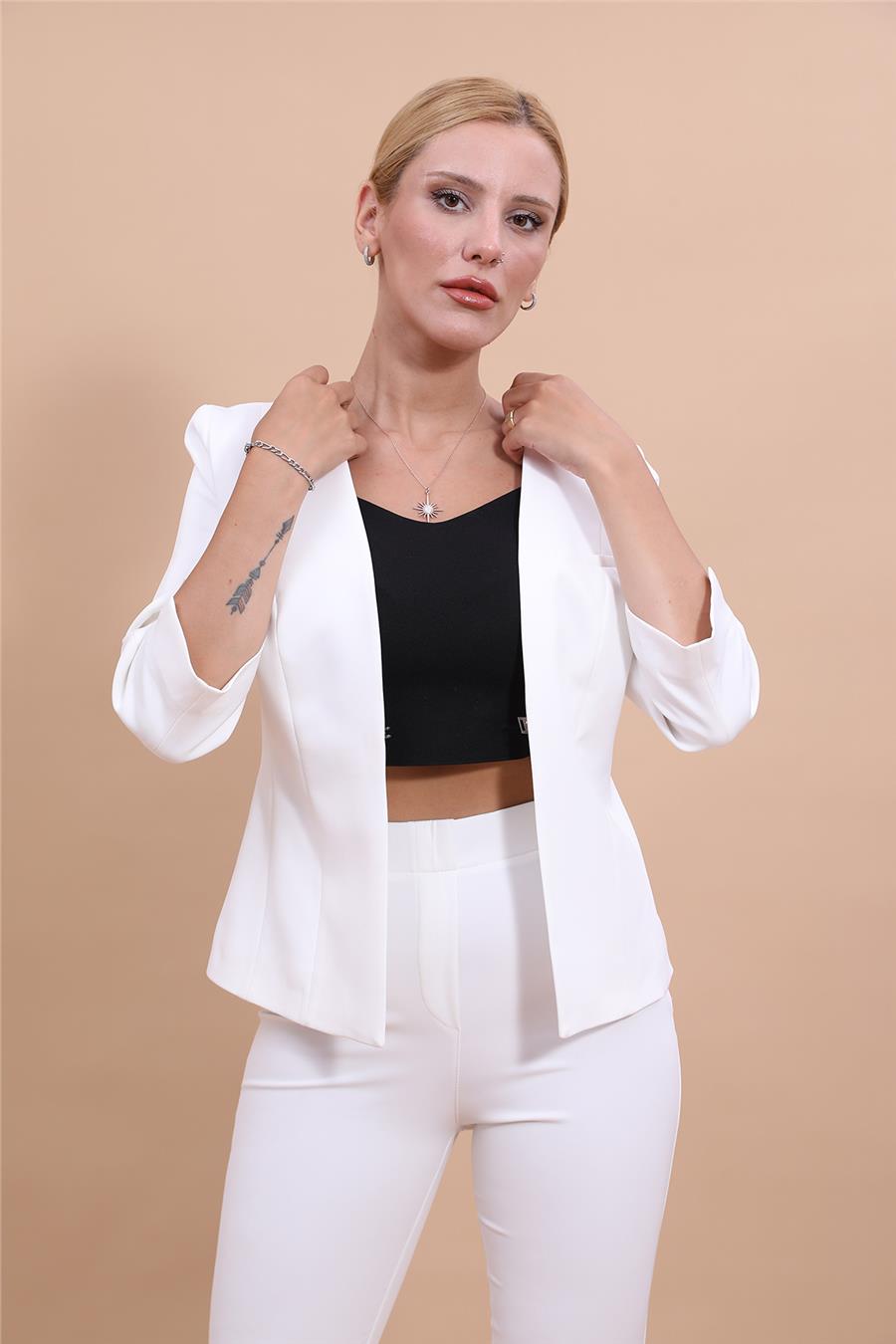  V Yaka Kısa Klasik Kadın Ceket-Beyaz