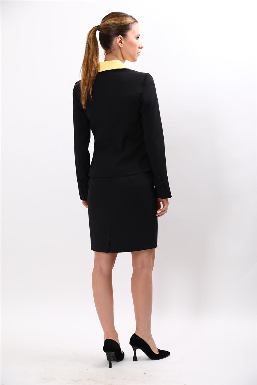 Erkek Yaka Garnili Kruvaze Ceket & Mini Yırtmaçlı Kısa Dar Etek Kadın Takım Elbise-Sarı