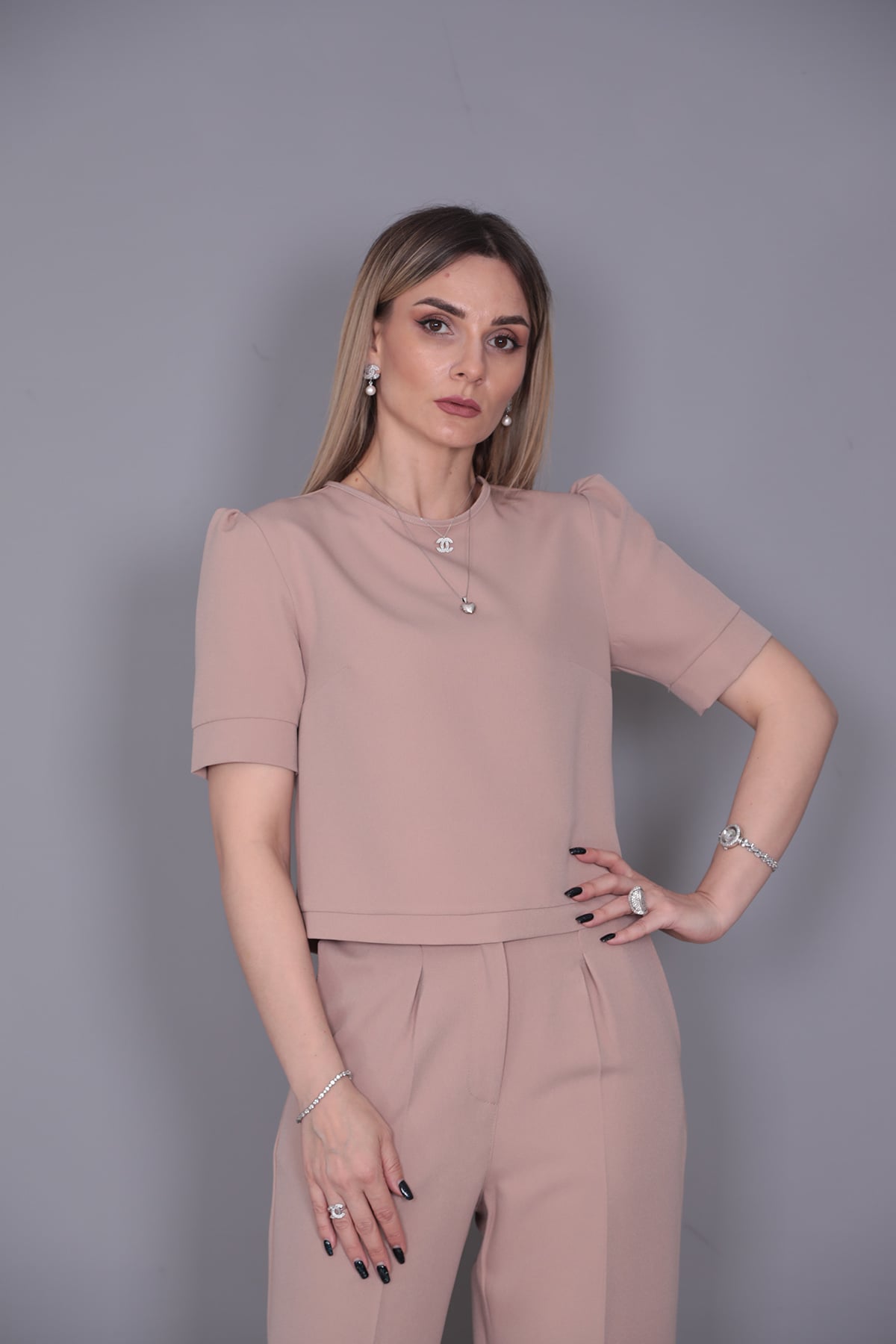 Kayık Yaka Kısa Kol Bluz-Taş