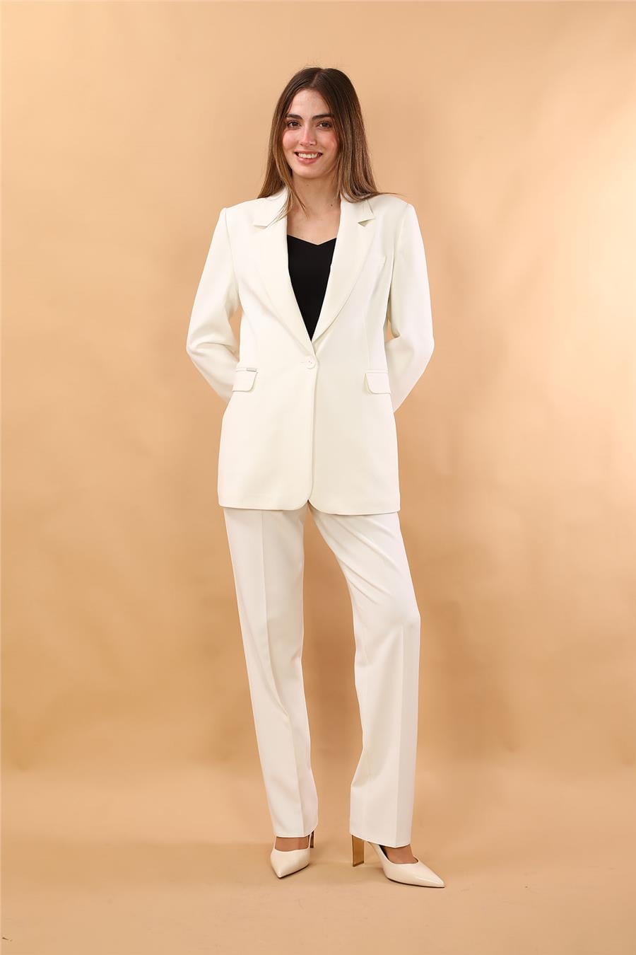 Oversize Tek Düğme Klasik Ceket & Cepli Boru Paça Pantolon Kadın Takım Elbise-Beyaz