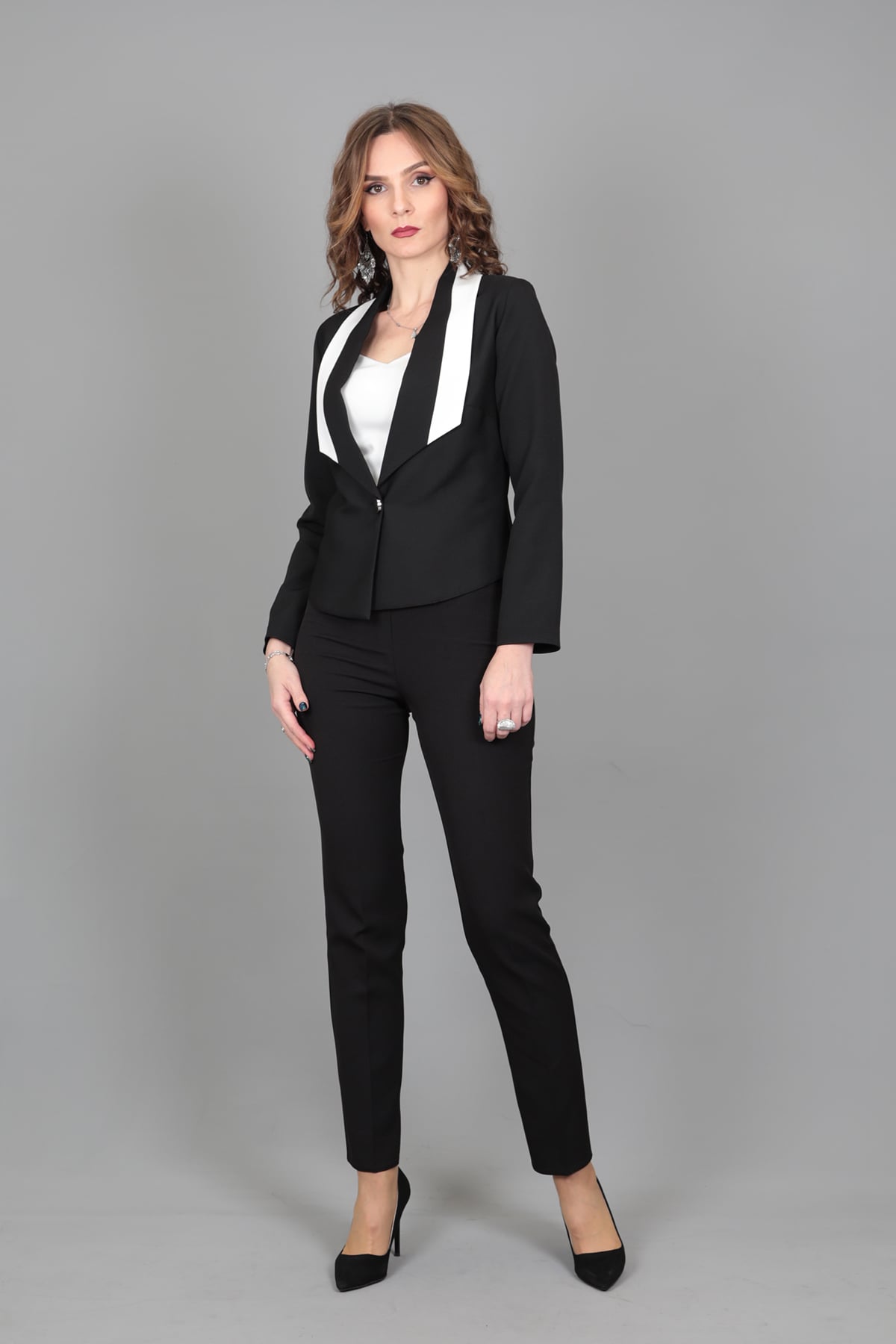 Şeritli Mini Ceket & Boru Paça Pantolon Takım-Siyah