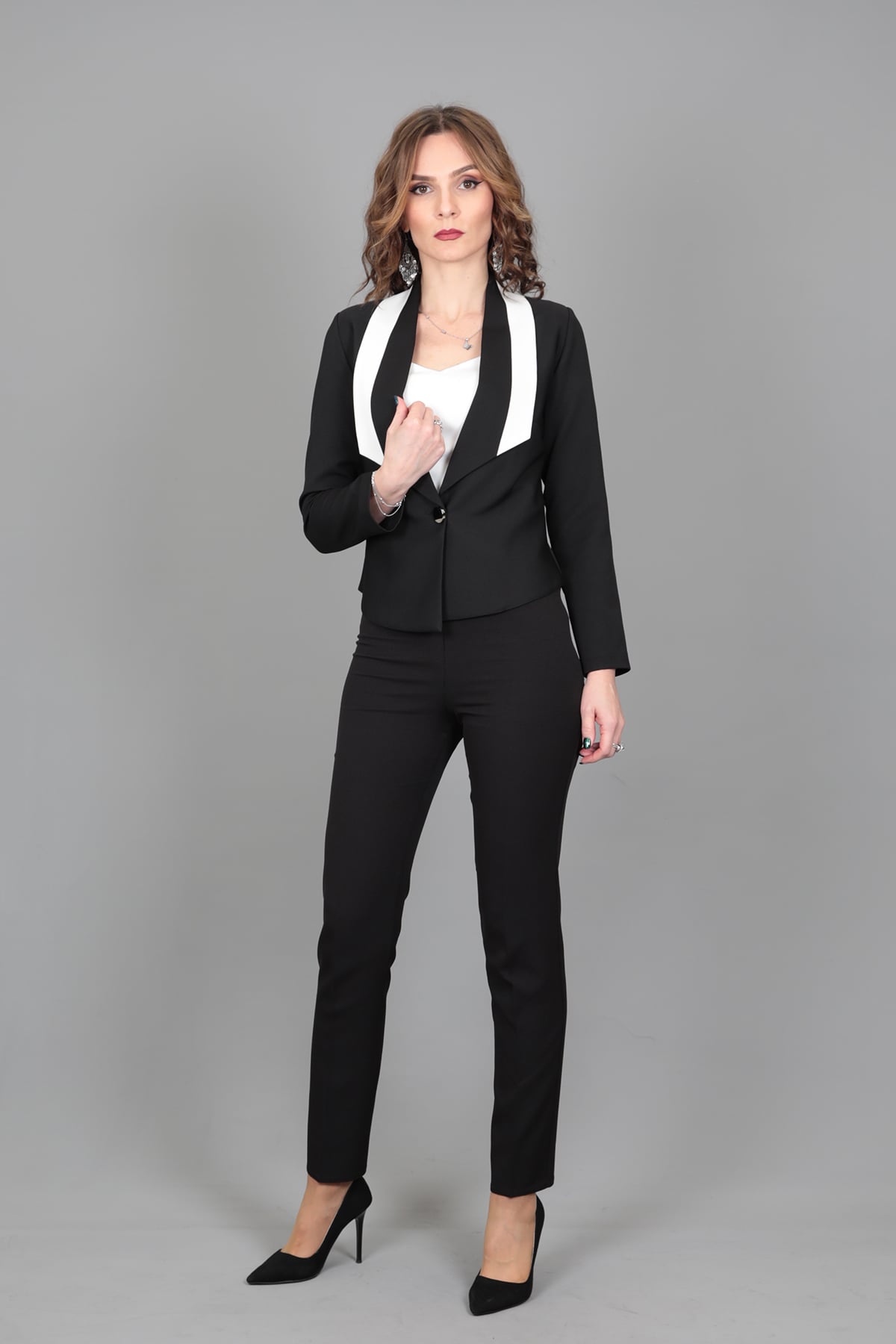 Şeritli Mini Ceket & Boru Paça Pantolon Takım-Siyah