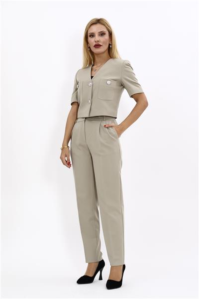  Kısa Kollu Yakasız Mini Ceket & Pileli  Boru Paça Pantolon Takım-Bambu