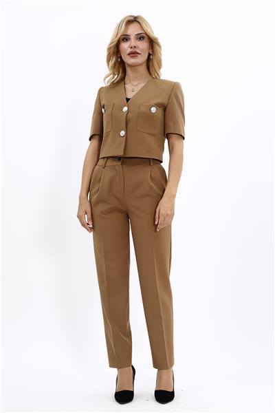  Kısa Kollu Yakasız Mini Ceket & Pileli  Boru Paça Pantolon Takım-Camel