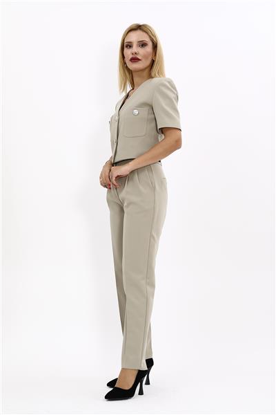  Kısa Kollu Yakasız Mini Ceket & Pileli  Boru Paça Pantolon Takım-Bambu