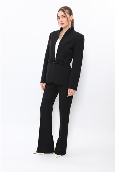 Dik Yaka Tokalı Ceket & Kemerli İspanyol Paça Pantolon-Siyah