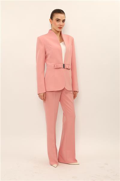 Dik Yaka Tokalı Ceket & Kemerli İspanyol Paça Pantolon-Pudra