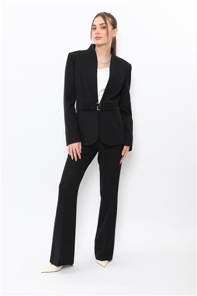 Dik Yaka Tokalı Ceket & Kemerli İspanyol Paça Pantolon-Siyah