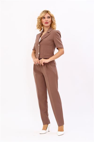 Erkek Yaka Kısa Ceket &  Kemerli Köprülü Dar Paça Pantolon-Kahve