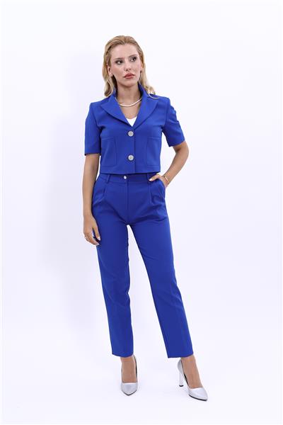 Erkek Yaka Kısa Ceket &  Kemerli Köprülü Dar Paça Pantolon-Saks