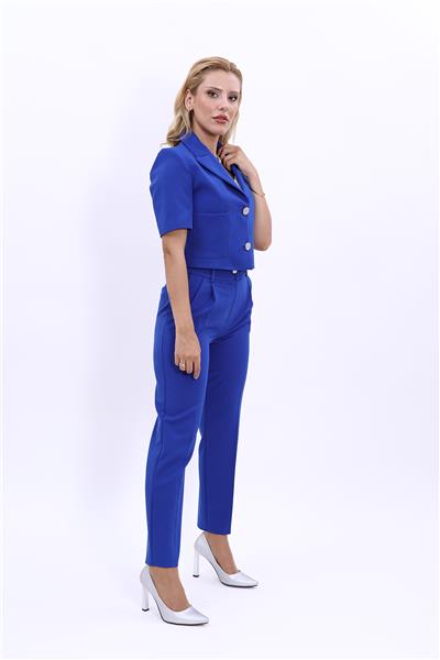 Erkek Yaka Kısa Ceket &  Kemerli Köprülü Dar Paça Pantolon-Saks