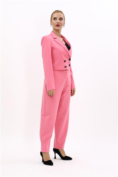 Erkek Yaka Kuruvaze Kısa Ceket & Paçası Pileli Pantolon-Pembe
