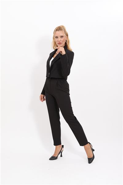 Erkek Yaka Tek Düğmeli Kısa Ceket & Kemerli Köprülü Dar Paça Pantolon-Siyah