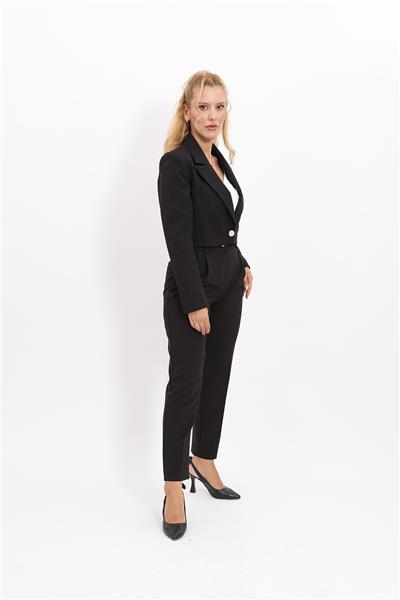 Erkek Yaka Tek Düğmeli Kısa Ceket & Kemerli Köprülü Dar Paça Pantolon-Siyah