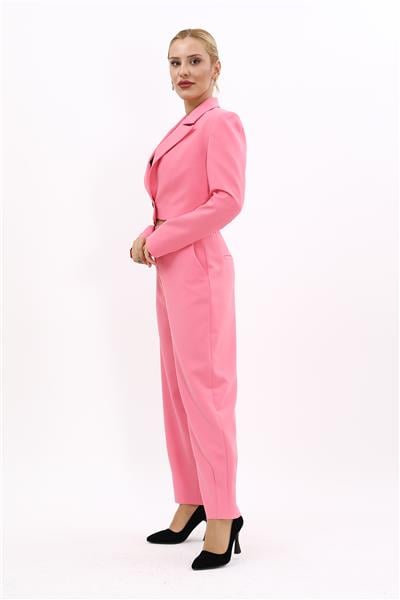 Erkek Yaka Tek Düğmeli Kısa Ceket & Paçası Pileli Pantolon-Pembe