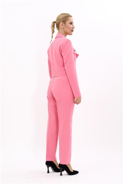 Gömlek Yaka Kısa Ceket & Kemerli Köprülü Dar Paça Pantolon-Pembe