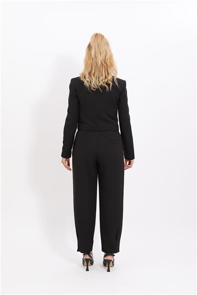 Gömlek Yaka Kısa Ceket &  Paçası Pileli Pantolon-Siyah