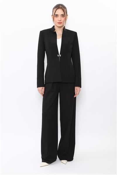 Hakim Yaka Tek Agraflı Düz Ceket & Korsaj Kemer Palazzo Pantolon-Siyah