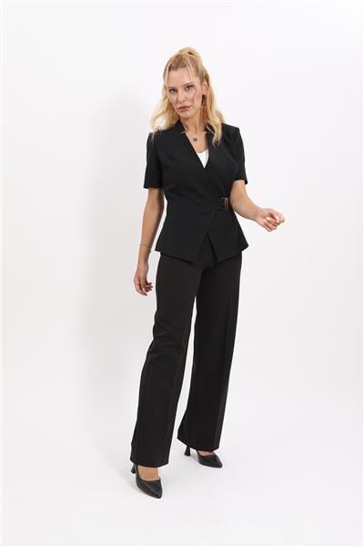 Hakim Yaka Yandan Tokalı Çapraz Ceket & Bol Paça Pantolon-Siyah
