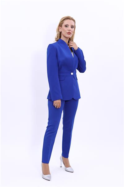 Kendinden Dik Yakalı Ceket & Dar Paça Pantolon-Saks