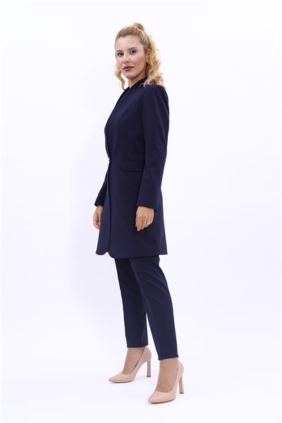 Kendinden Dik Yakalı Tek Düğmeli Uzun Ceket & Dar Paça Pantolon-Lacivert