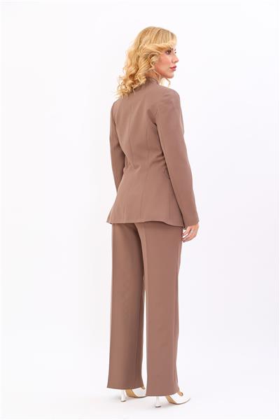 Kendinden Dik Yakalı Tek Düğmeli Uzun Ceket & Bol Paça Pantolon-Kahve