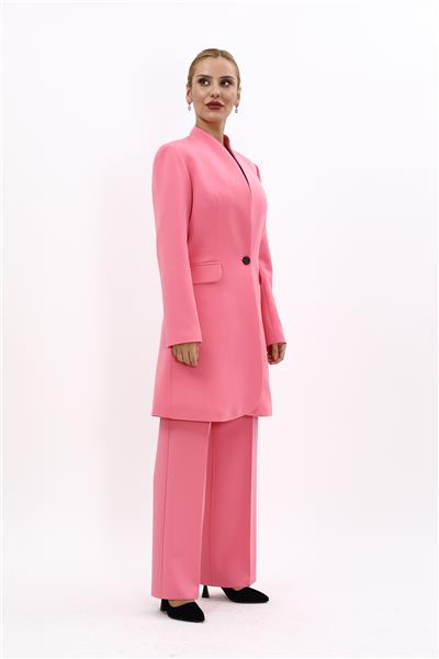 Kendinden Dik Yakalı Tek Düğmeli Uzun Ceket & Bol Paça Pantolon-Pembe