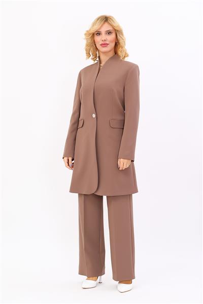 Kendinden Dik Yakalı Tek Düğmeli Uzun Ceket & Bol Paça Pantolon-Kahve