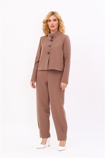 Oval Dik Yaka Kısa Ceket &  Paçası Pileli Pantolon-Kahve