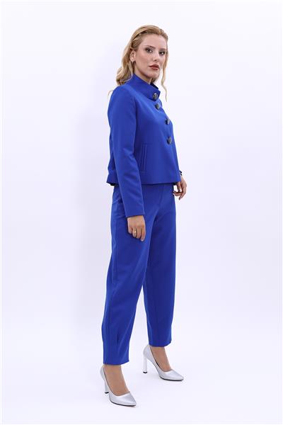 Oval Dik Yaka Kısa Ceket &  Paçası Pileli Pantolon-Saks