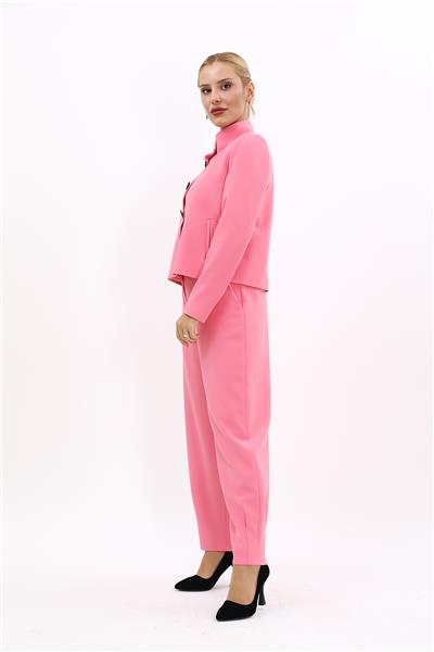 Oval Dik Yaka Kısa Ceket &  Paçası Pileli Pantolon-Pembe