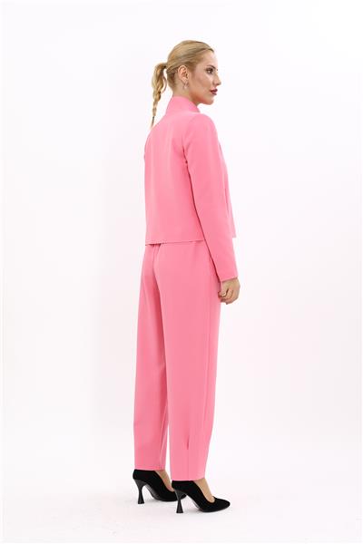 Oval Dik Yaka Kısa Ceket &  Paçası Pileli Pantolon-Pembe