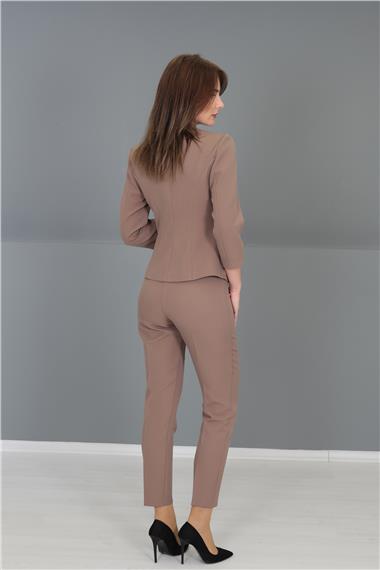 Sıfır Yaka Düz Kısa Ceket &  Dar Paça Pantolon-Kahve