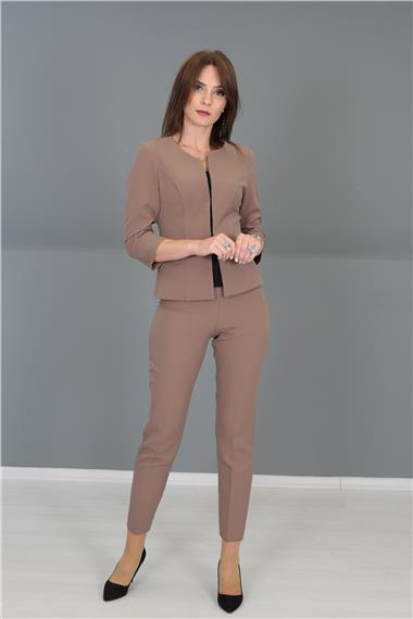 Sıfır Yaka Düz Kısa Ceket &  Dar Paça Pantolon-Kahve