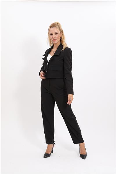 V Yaka  Kısa Ceket &  Paçası Pileli Pantolon-Siyah