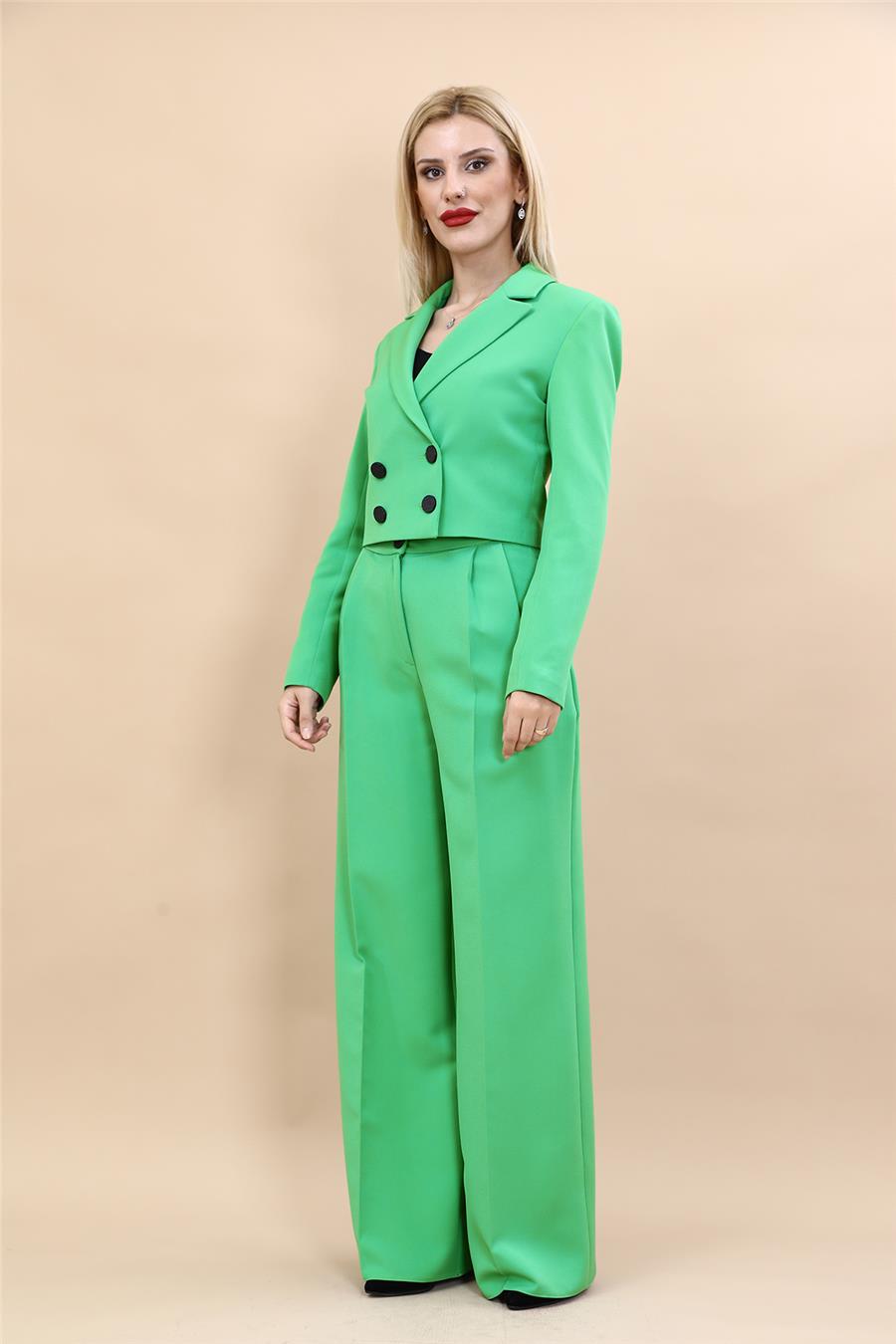 Erkek Yaka Kuruvaze Kısa Ceket & Korsaj Kemer Yüksek Bel Palazzo Pantolon-Yeşil Önder Özsoy 1048521 Mini Blazer Ceket & Yüksek Bel Pileli Bol Paça Pantolon Takım