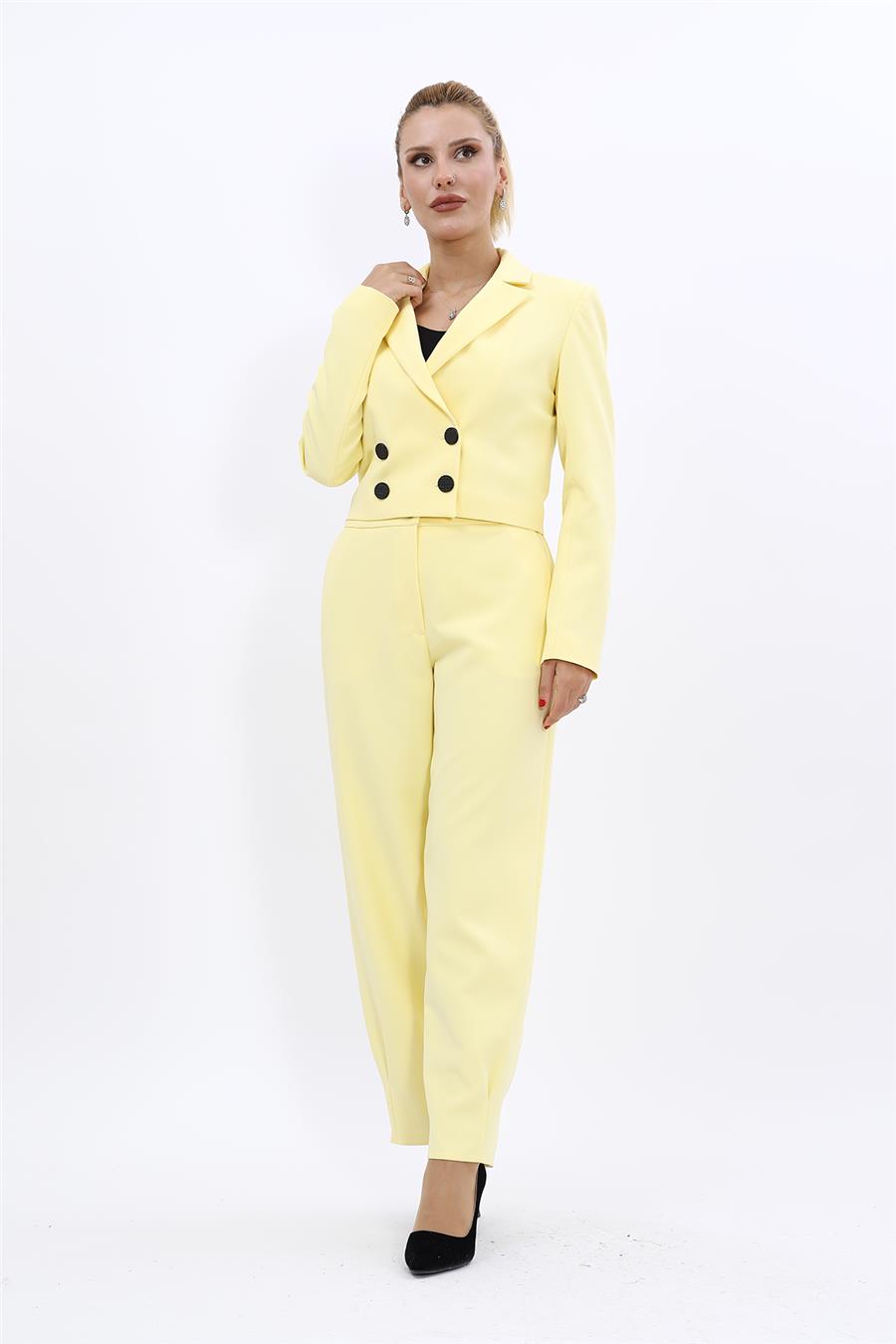 Erkek Yaka Kuruvaze Kısa Ceket & Paçası Pileli Pantolon-Sarı Önder Özsoy 1048532 Mini Blazer Ceket & Pileli Paça Pantolon Takım