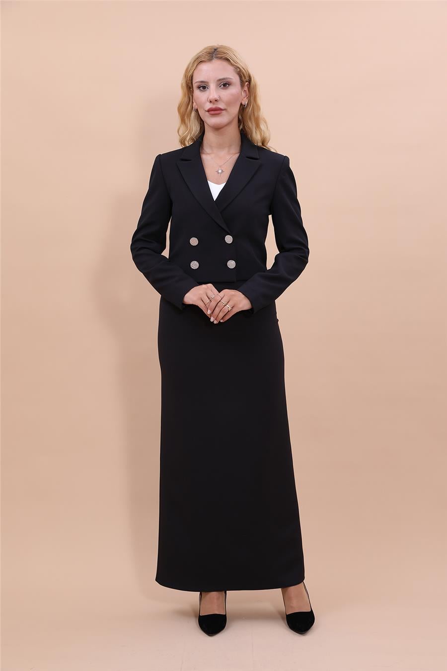Erkek Yaka Kuruvaze Kısa Ceket & Uzun Düz Dar Etek-Siyah Önder Özsoy 1048553 Mini Blazer Ceket & Uzun Kalem Etek Takım