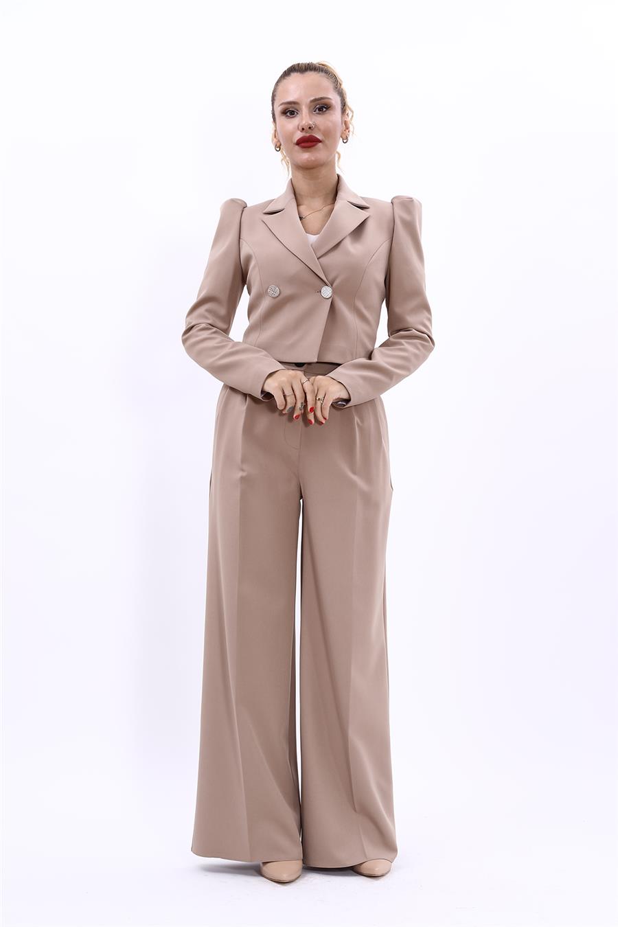 Gömlek Yaka Kısa Ceket & Erkek Yaka Drape Kollu Kısa Ceket-Taş Önder Özsoy 1057521 Drape Ceket & Yüksek Bel Pileli Bol Paça Pantolon Takım