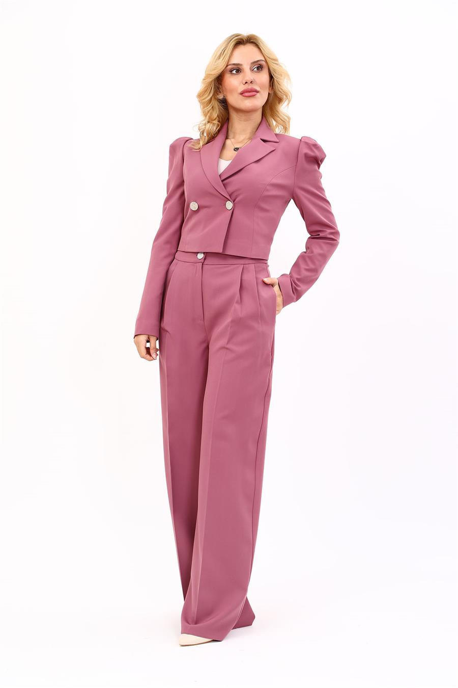Gömlek Yaka Kısa Ceket & Erkek Yaka Drape Kollu Kısa Ceket-Rose Önder Özsoy 1057521 Drape Ceket & Yüksek Bel Pileli Bol Paça Pantolon Takım