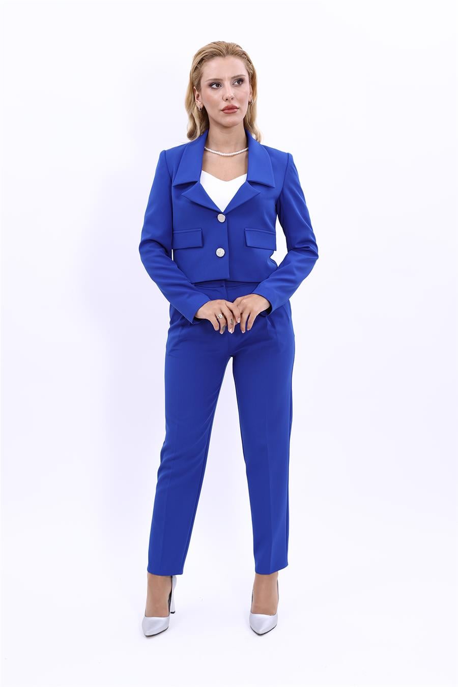Gömlek Yaka Kısa Ceket & Kemerli Köprülü Dar Paça Pantolon-Saks Önder Özsoy 1055503 Düşük Yaka Mini Ceket & Pileli Pantolon Takım