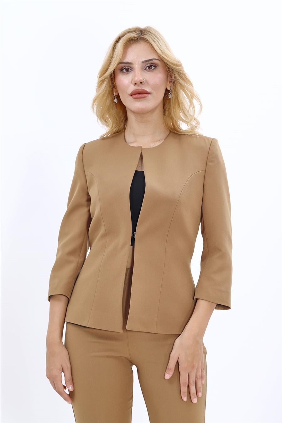 Oval Yaka Kısa Ceket-Camel Önder Özsoy 2115100 Kısa Ceket