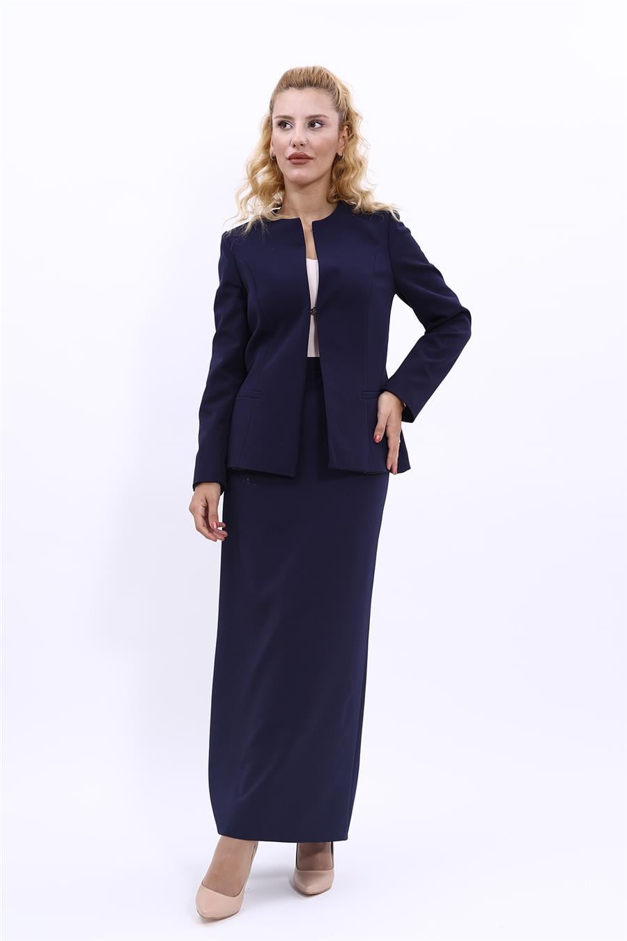 Oval Yaka Yandan Kuplu Klasik Ceket & Uzun Düz Dar Etek-Lacivert Önder Özsoy 1043553 Oval Yaka Uzun Ceket & Uzun Kalem Etek Takım
